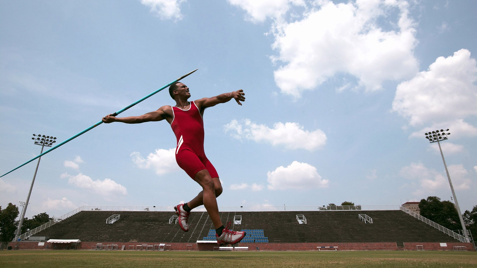“豪车狂飙风云再起”——巅峰豪车争霸赛最燃一幕，豪车飙车电影